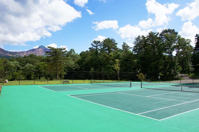 裏磐梯で楽しむ高原テニス 磐梯山を一望できる高級リゾート裏磐梯高原ホテル 公式