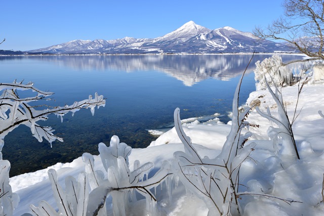 猪苗代湖のしぶき氷15 磐梯山を一望できる高級リゾート裏磐梯高原ホテル 公式